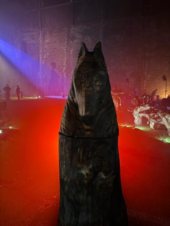 Maan Taju -veistosmaailma, OutoValo 2025