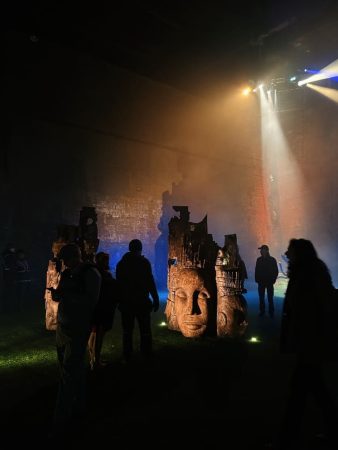 Maan Taju -veistosmaailma, OutoValo 2025