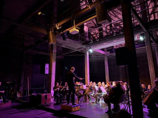 Lux Aeterna: Joensuun Kamariorkesteri ja Joensuun Konservatorion Luminanssi-kuoro, OutoValo 2025